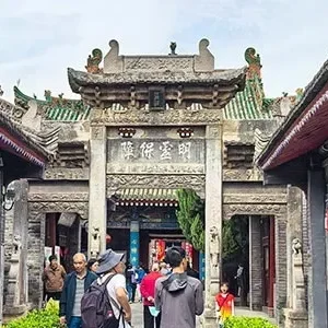 Xi’an Local Tour: Terracotta Army Museum & Cave Dwellings